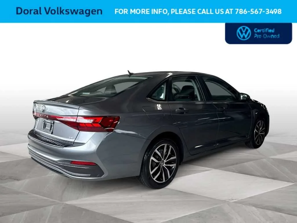 2025 Volkswagen Jetta SE photo 8