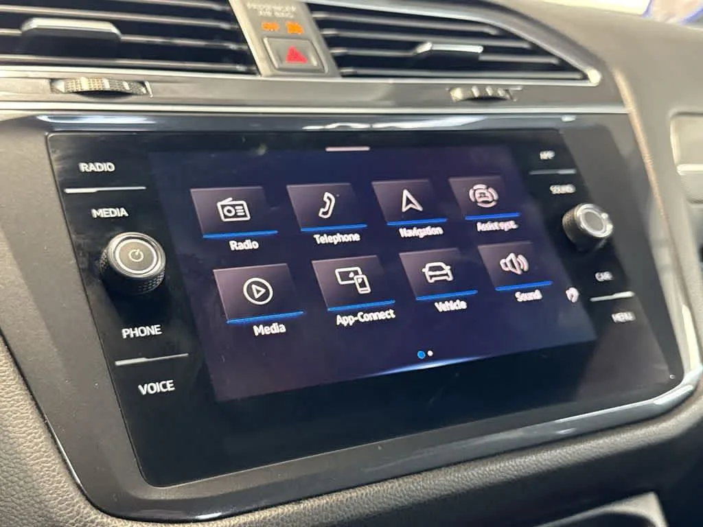 2023 Volkswagen Tiguan SE R-Line Black photo 17
