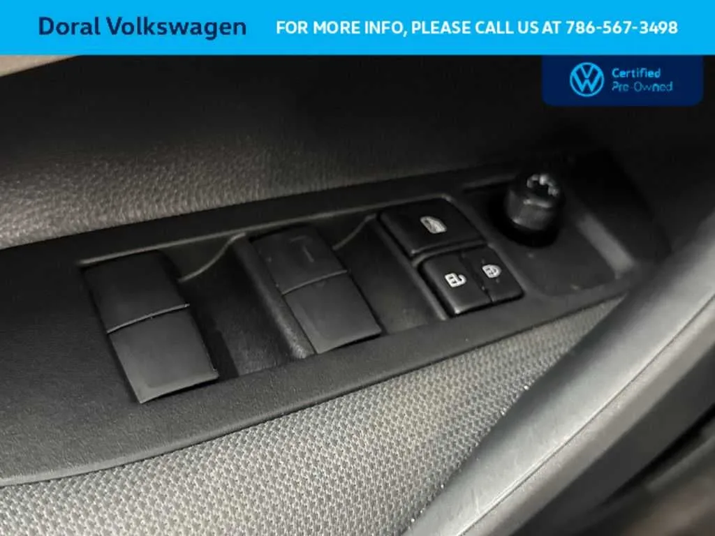2025 Toyota Corolla Hybrid LE photo 17
