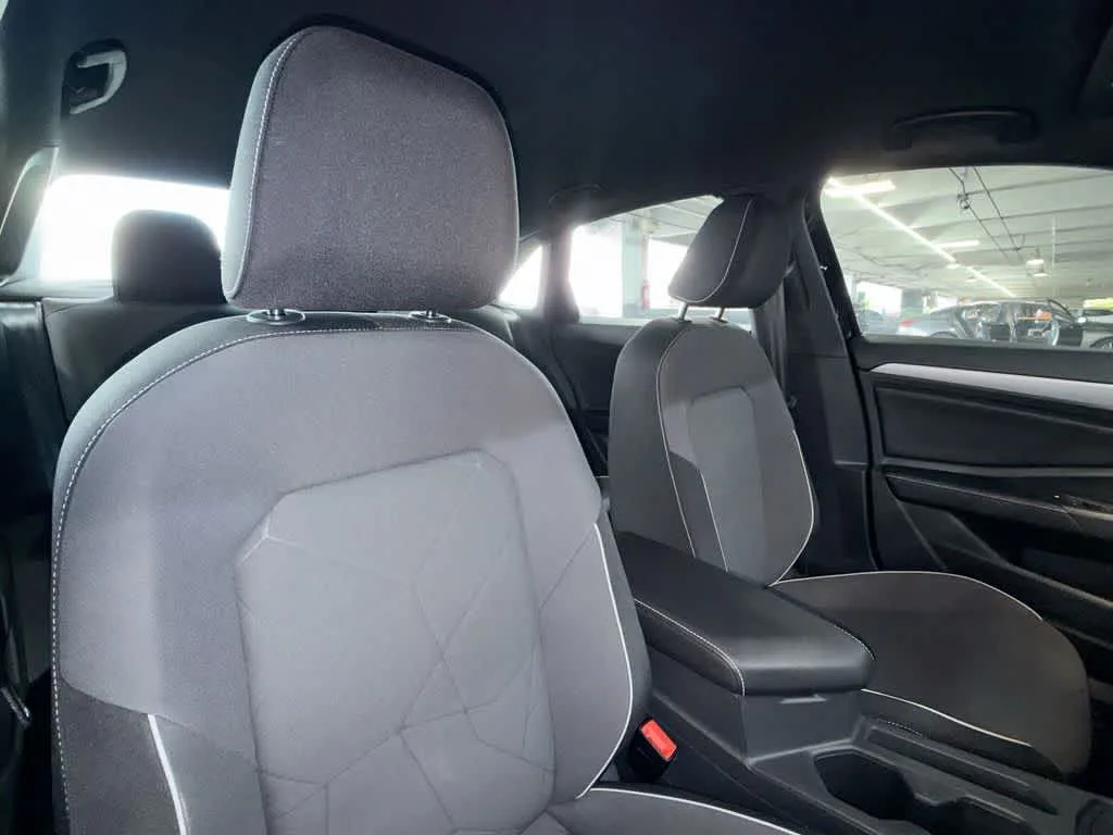 2026 Volkswagen Jetta Sport photo 27