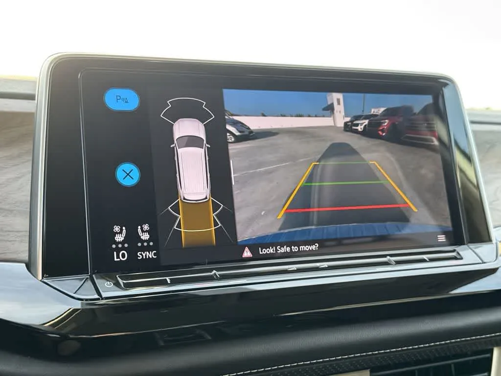 2024 Volkswagen Atlas 2.0T SE w/Technology photo 19