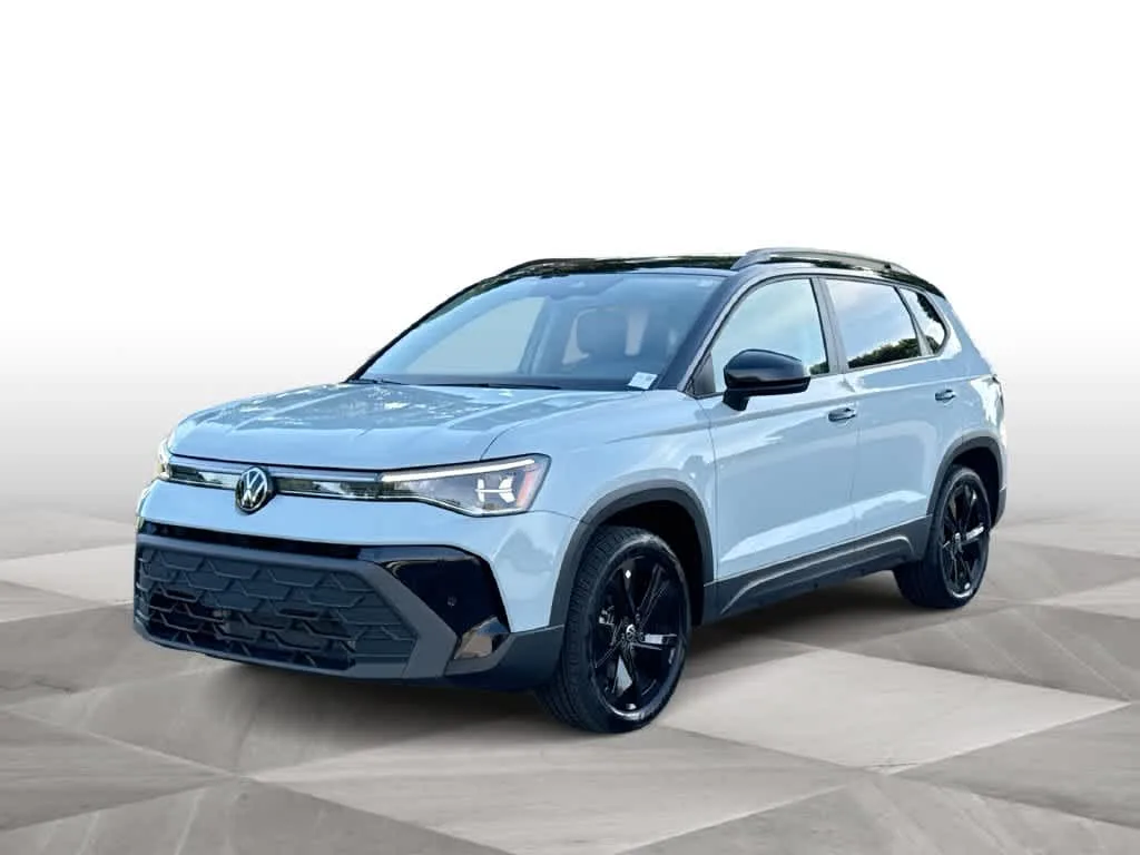 2026 Volkswagen Taos SE Black photo 4