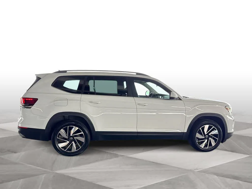 2024 Volkswagen Atlas 2.0T SE w/Technology photo 9