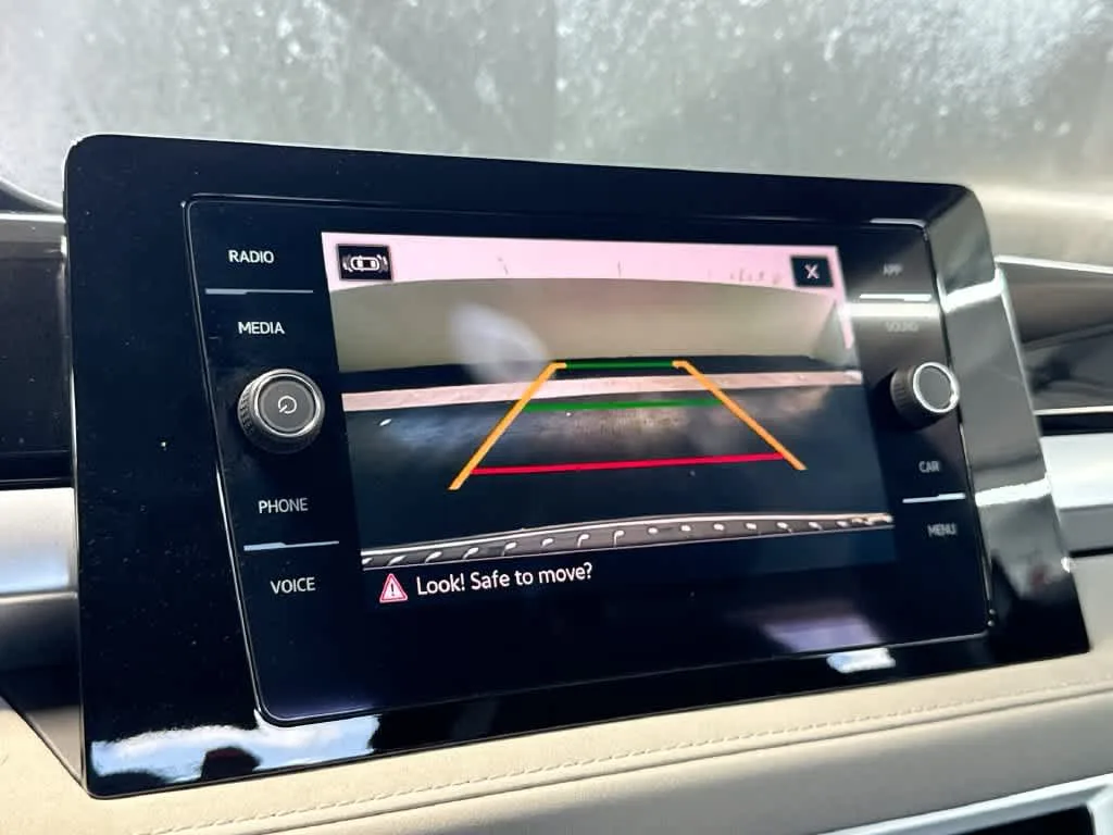 2026 Volkswagen Taos SE photo 18