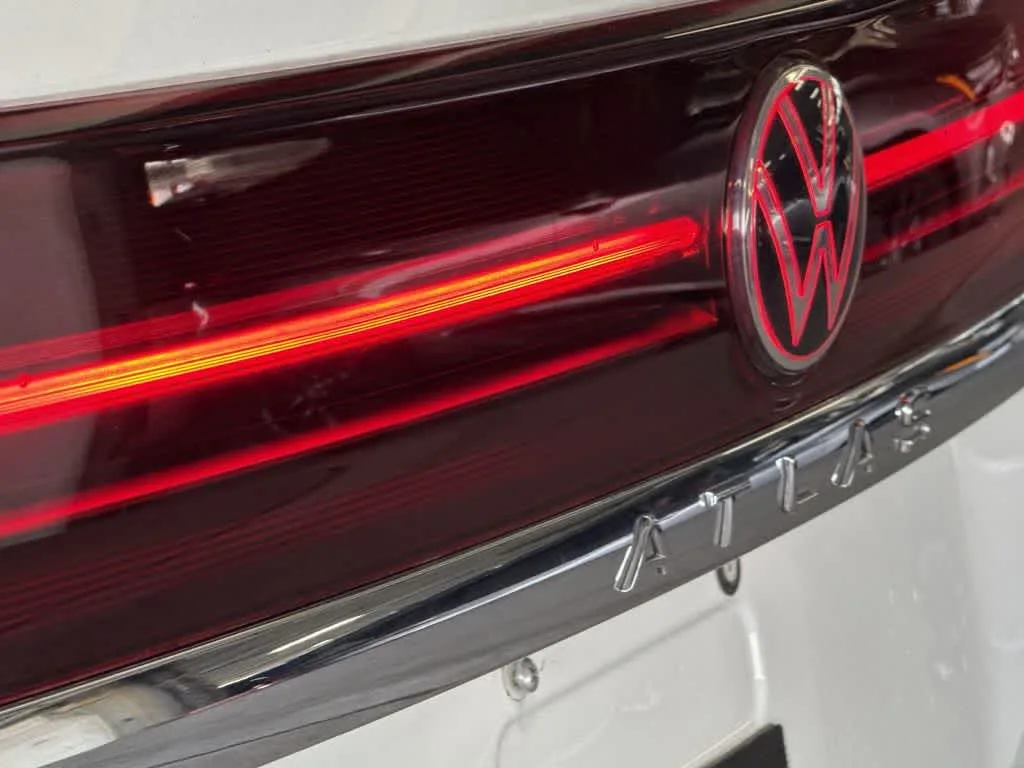 2024 Volkswagen Atlas 2.0T SE w/Technology photo 10