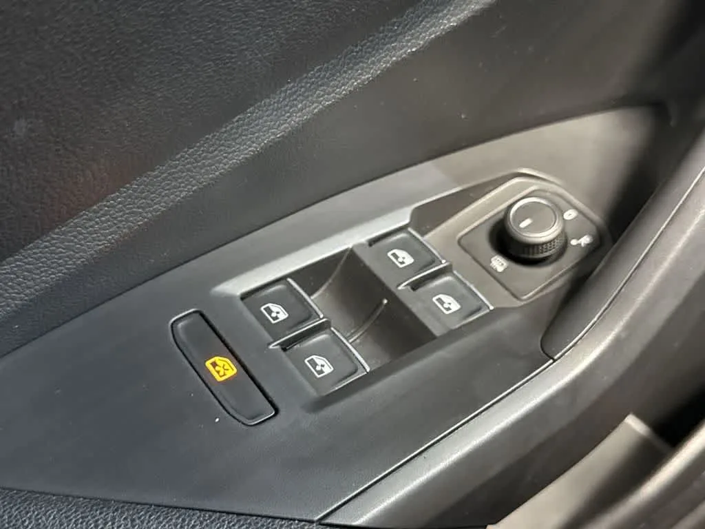 2022 Volkswagen Jetta SE photo 21