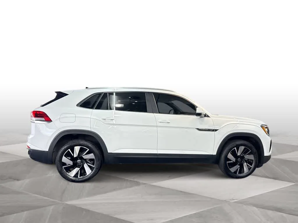 2024 Volkswagen Atlas Cross Sport 2.0T SE w/Technology photo 9