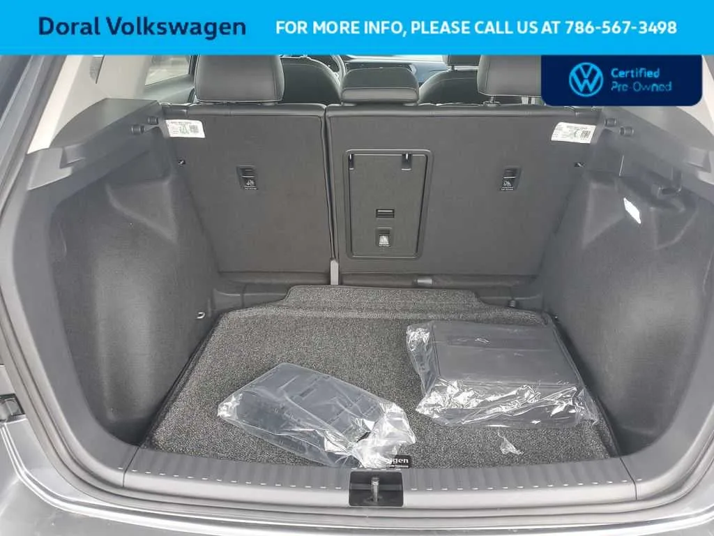 2024 Volkswagen Taos SE photo 29