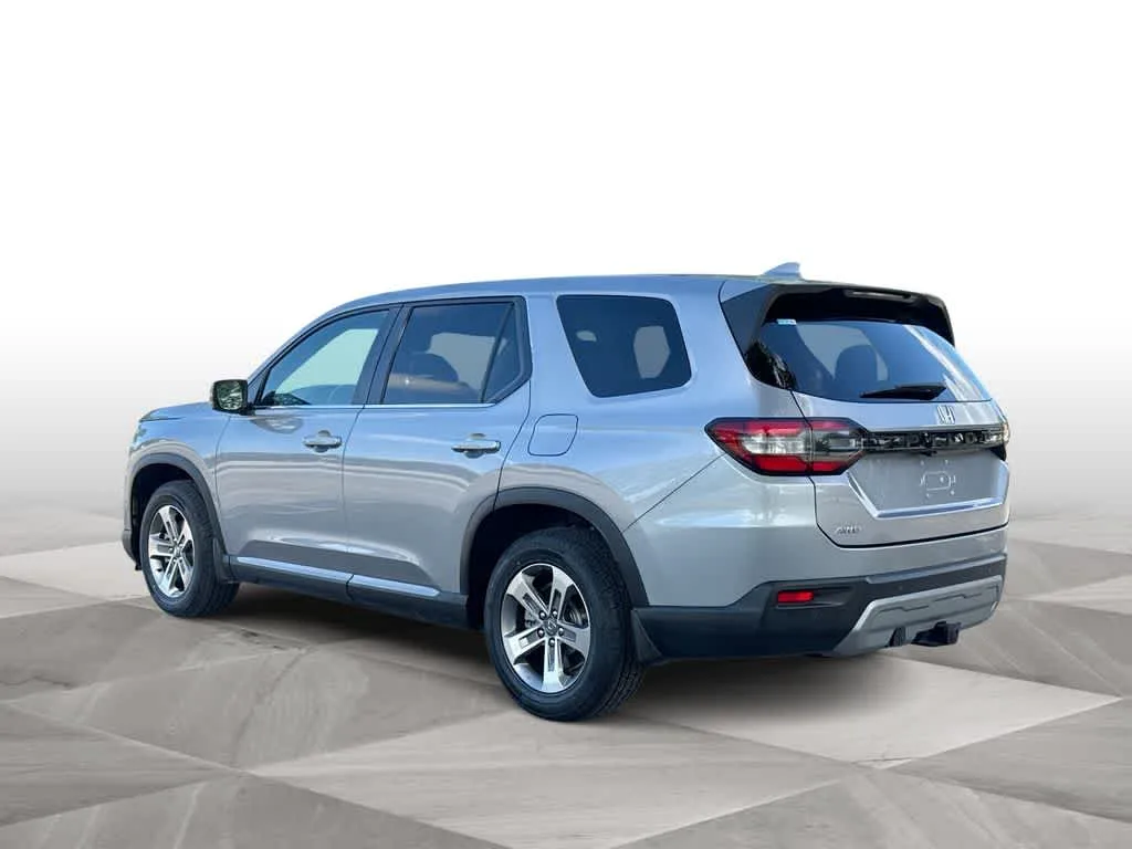 2024 Honda Pilot EX-L 8 Passenger photo 6