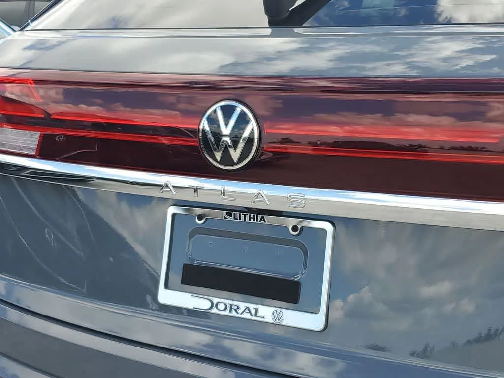 2024 Volkswagen Atlas Cross Sport 2.0T SE w/Technology photo 14