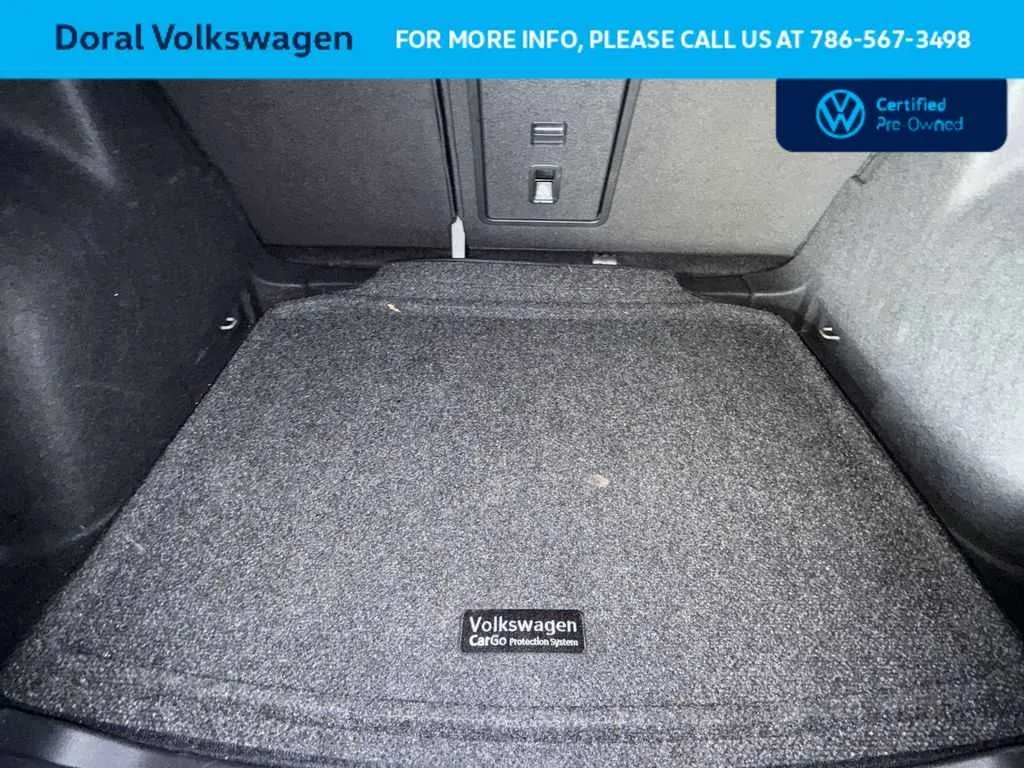 2025 Volkswagen Taos SE Black photo 25
