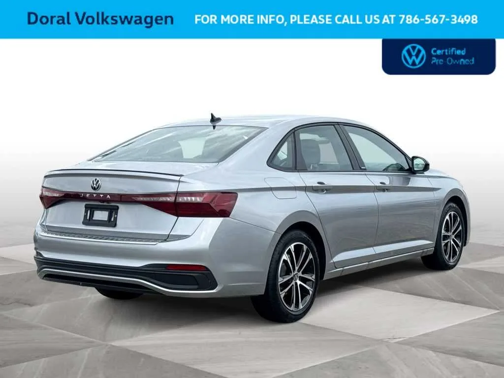 2025 Volkswagen Jetta Sport photo 8