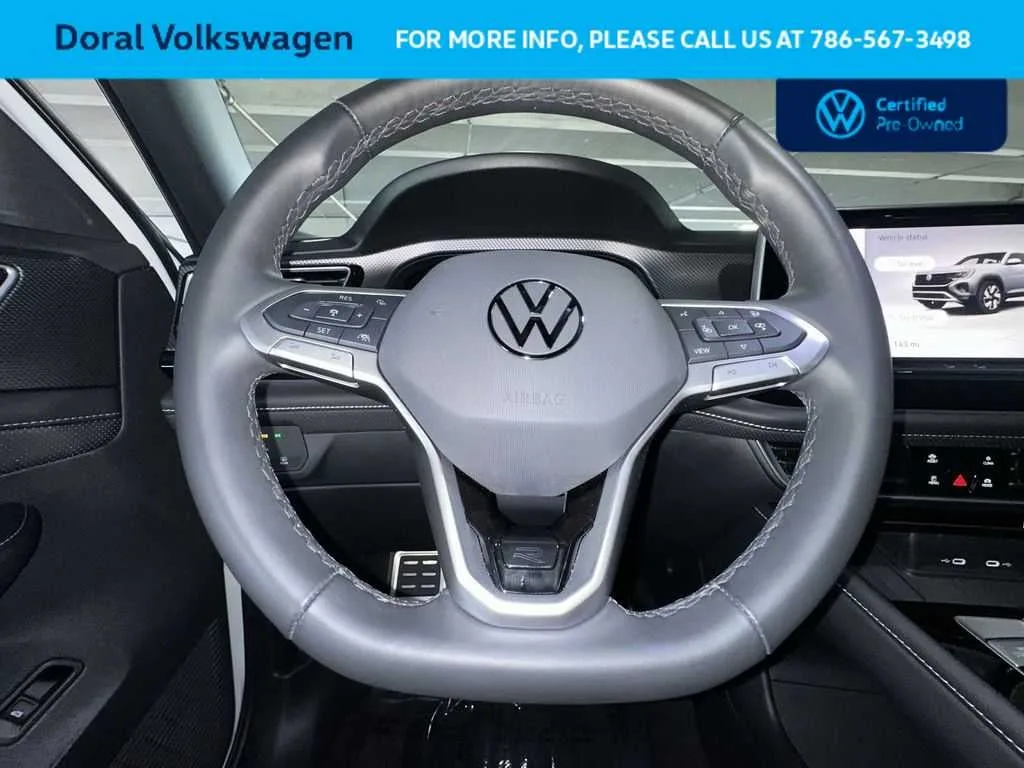 2025 Volkswagen Atlas Cross Sport 2.0T SEL R-Line Black photo 15