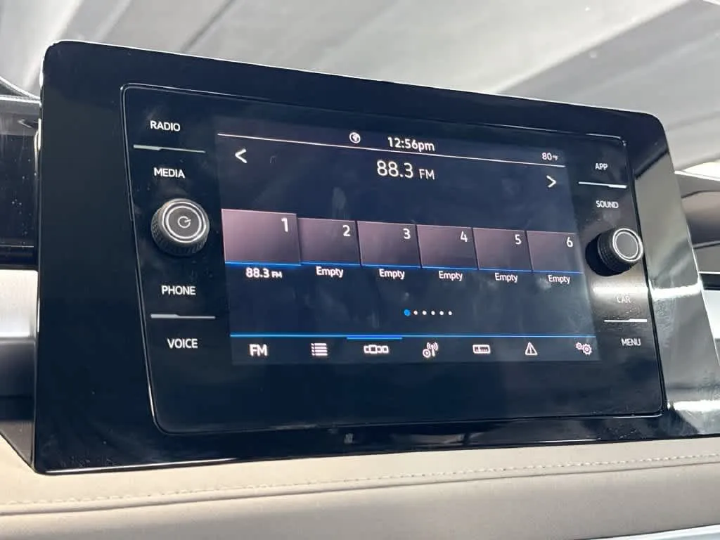 2026 Volkswagen Taos SE photo 17