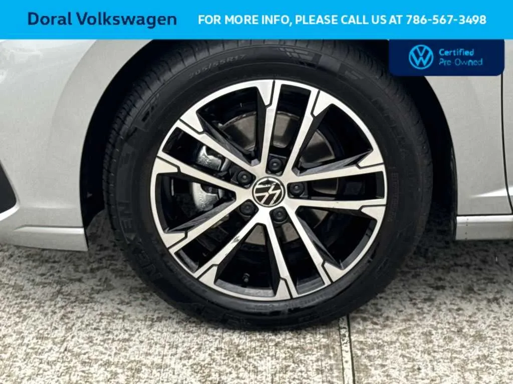 2025 Volkswagen Jetta Sport photo 11