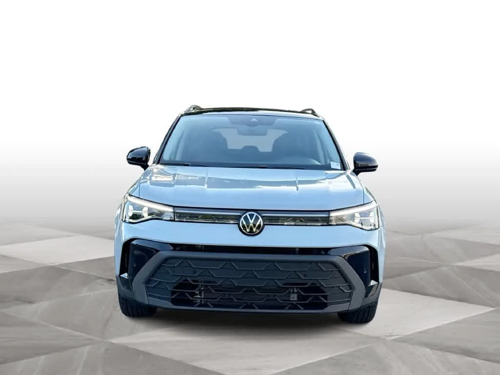 2026 Volkswagen Taos SE Black photo 3