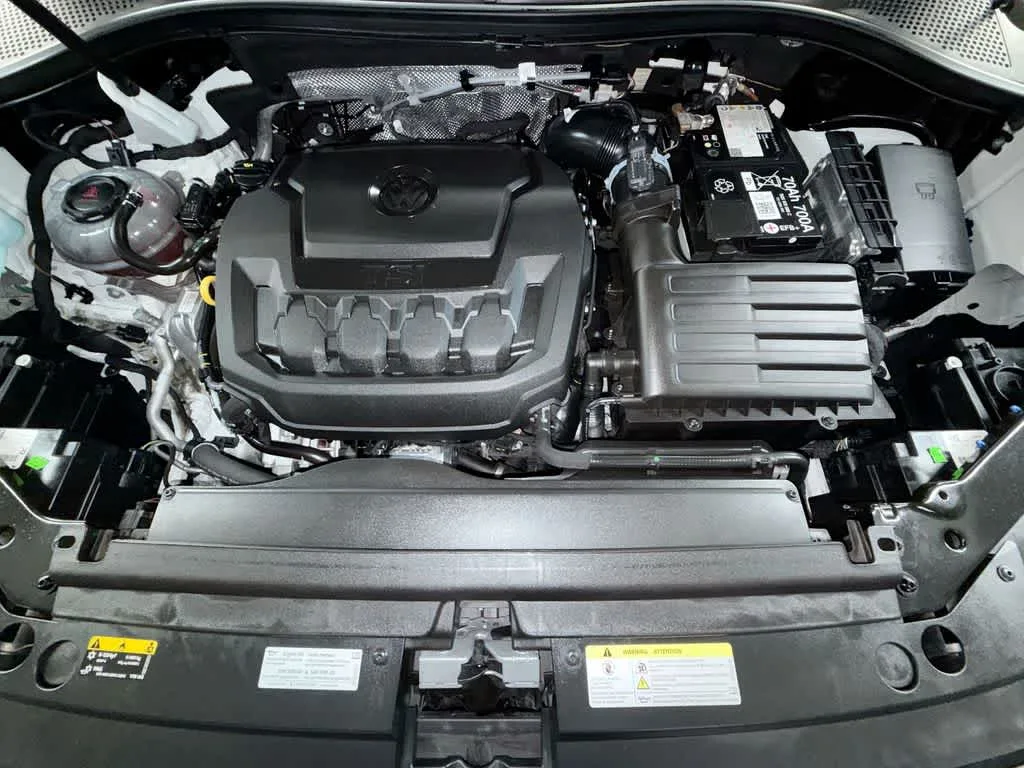 2024 Volkswagen Tiguan SE photo 12