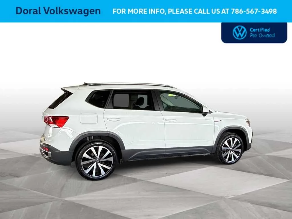 2022 Volkswagen Taos SE photo 9