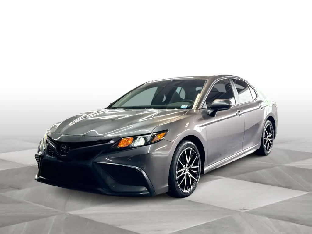 2024 Toyota Camry SE photo 4