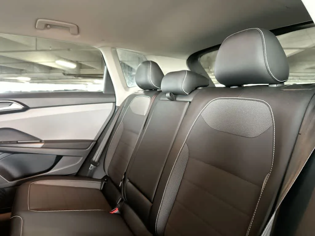 2023 Volkswagen Taos SE photo 22