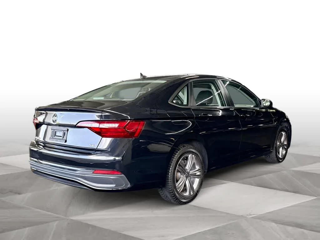 2022 Volkswagen Jetta SE photo 8