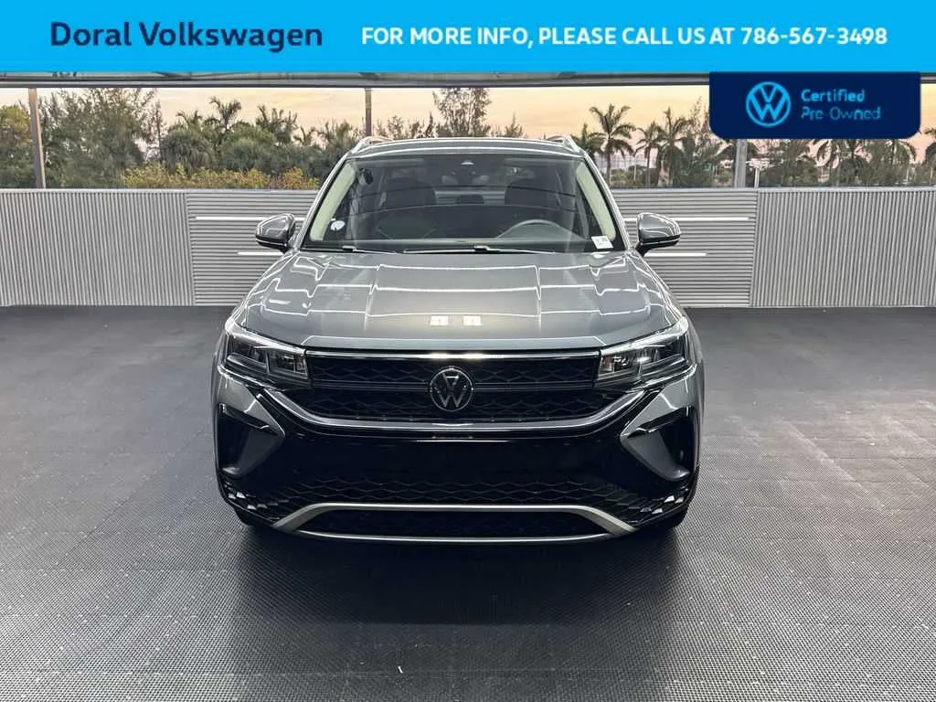 2024 Volkswagen Taos SE photo 3