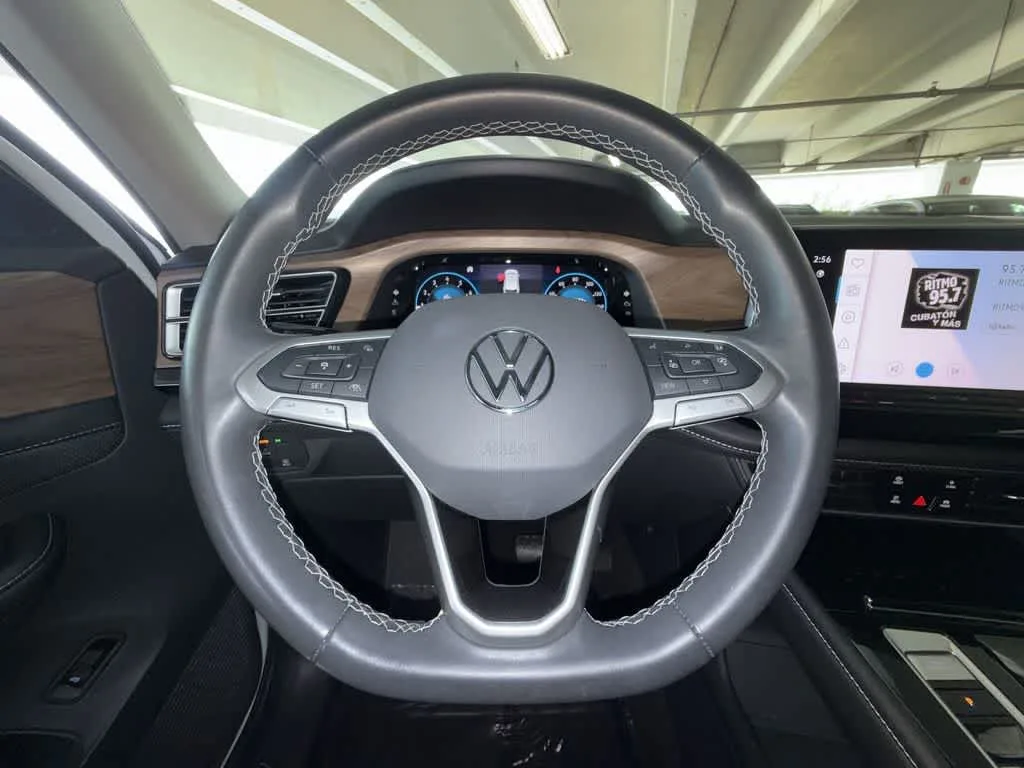 2024 Volkswagen Atlas 2.0T SE w/Technology photo 15