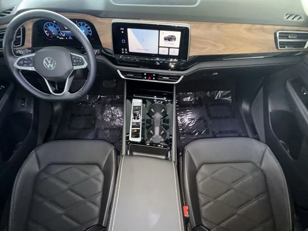 2026 Volkswagen Atlas 2.0T SE w/Technology photo 24