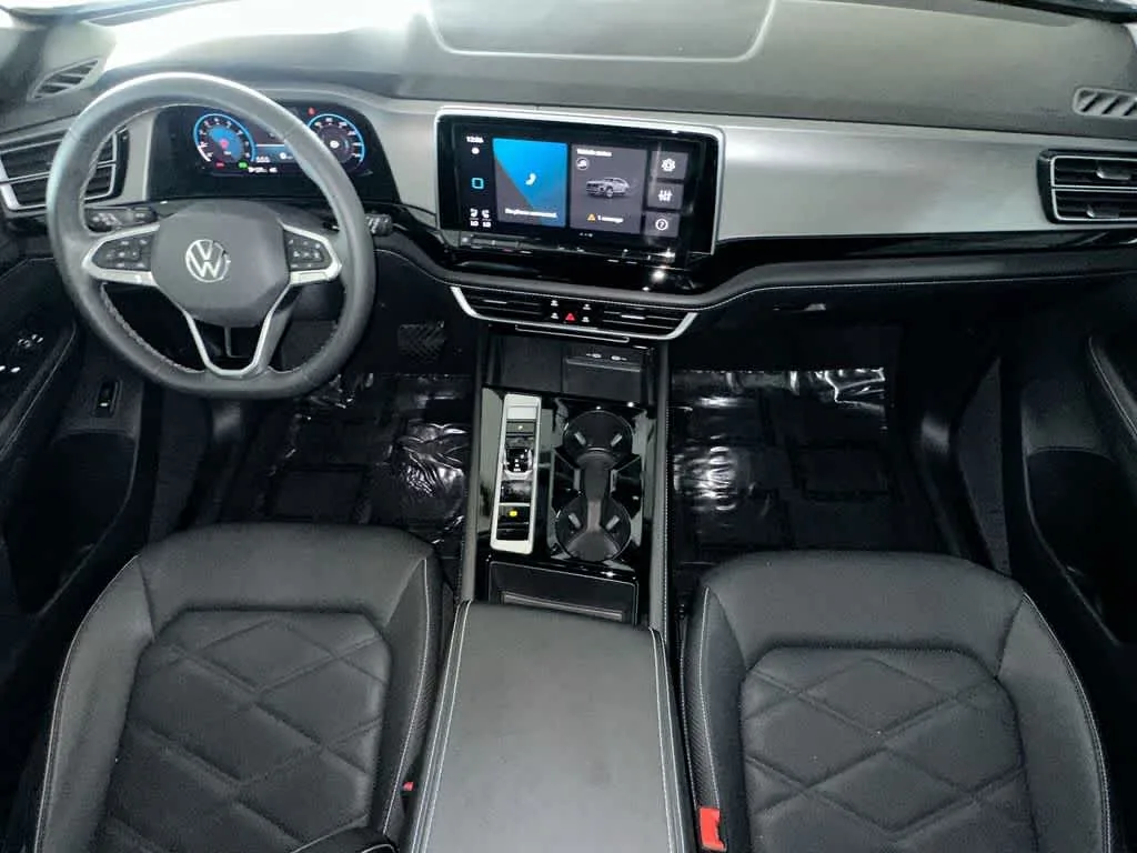 2024 Volkswagen Atlas Cross Sport 2.0T SE w/Technology photo 24