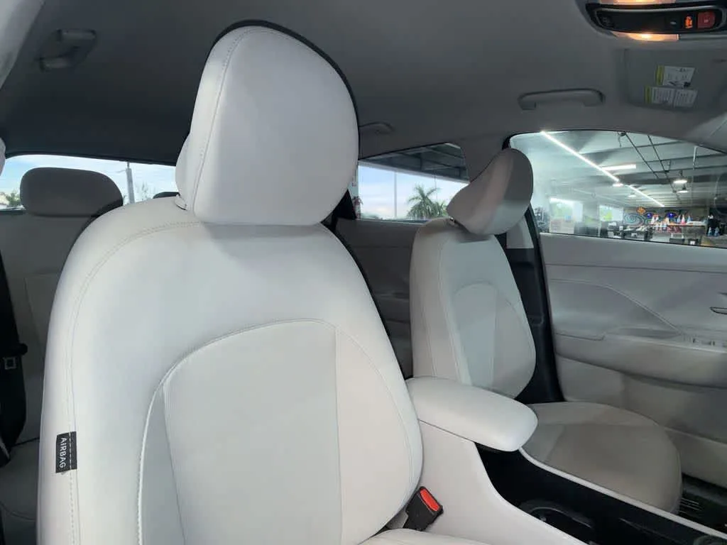 2024 Hyundai Kona SEL photo 27