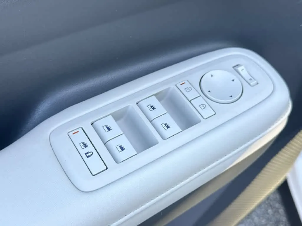 2026 Hyundai Santa Fe SEL photo 21