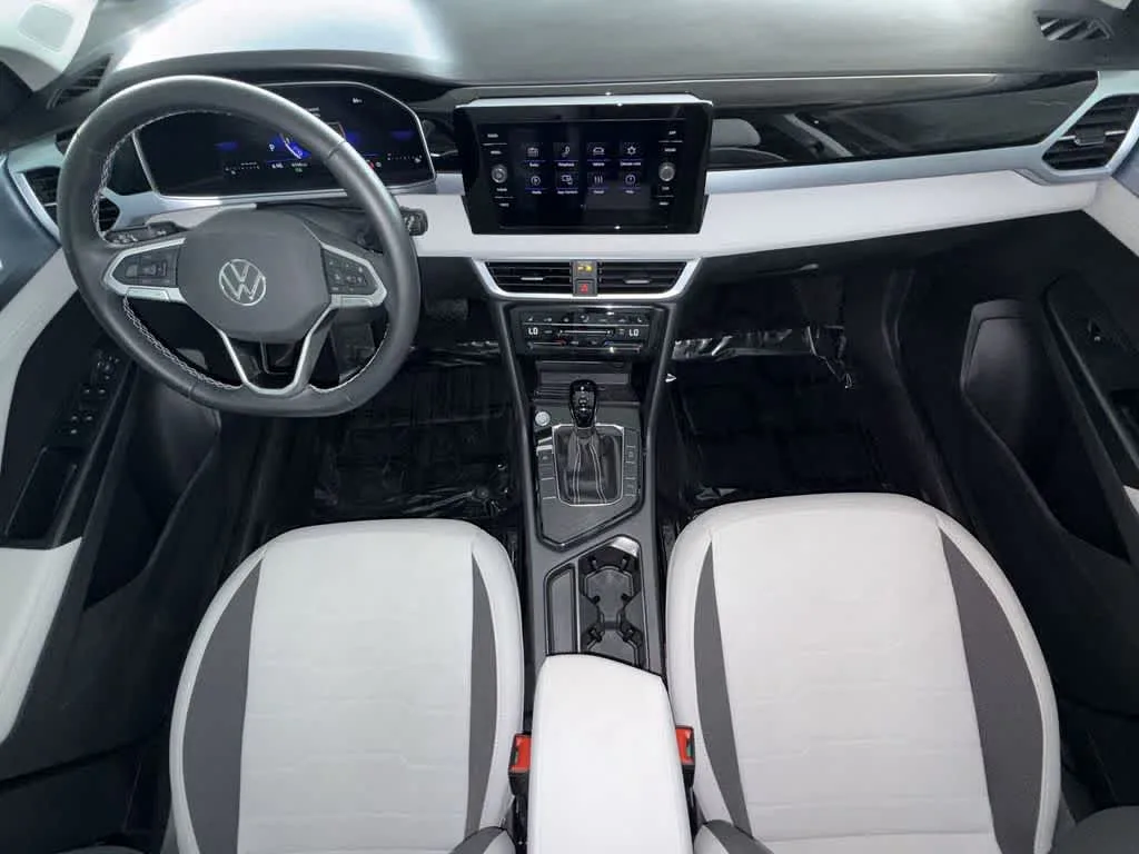 2026 Volkswagen Taos SE photo 24
