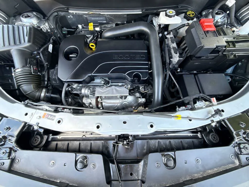 2025 Chevrolet Equinox FWD LT photo 12