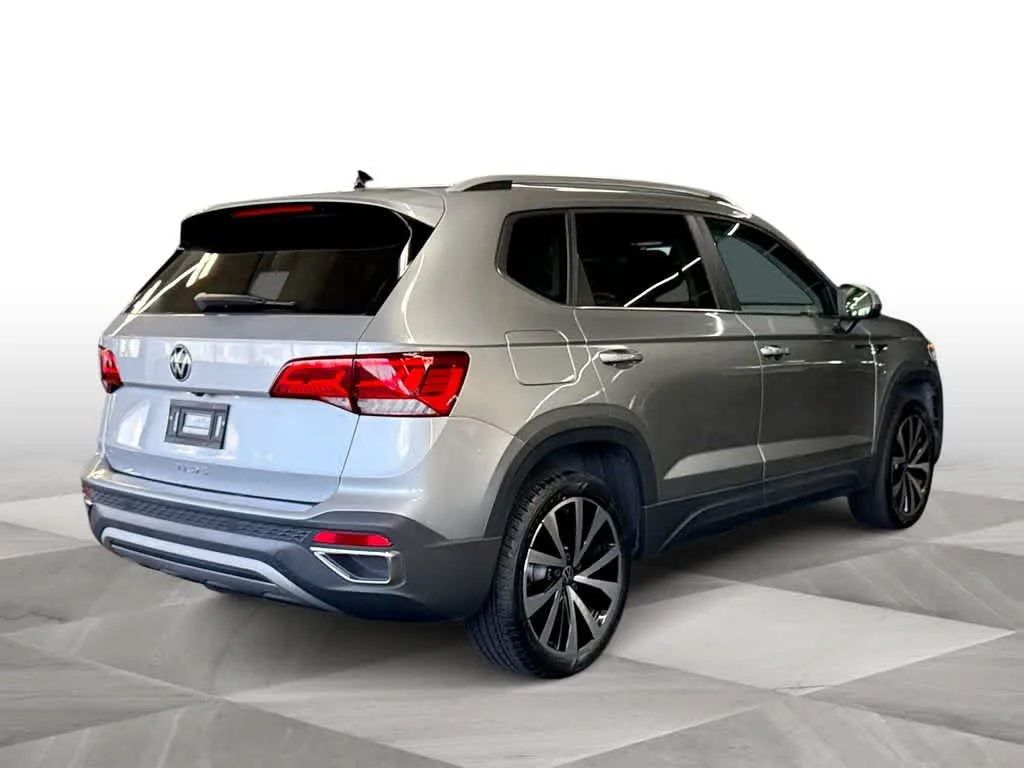 2022 Volkswagen Taos SE photo 8