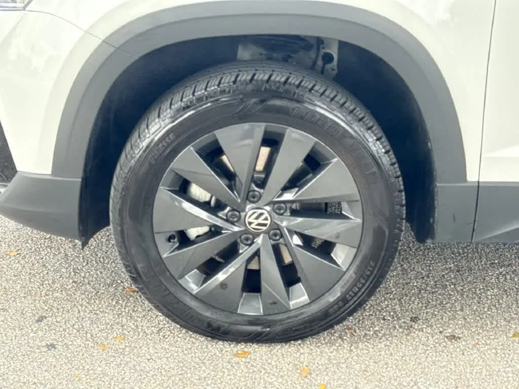 2023 Volkswagen Taos S photo 11
