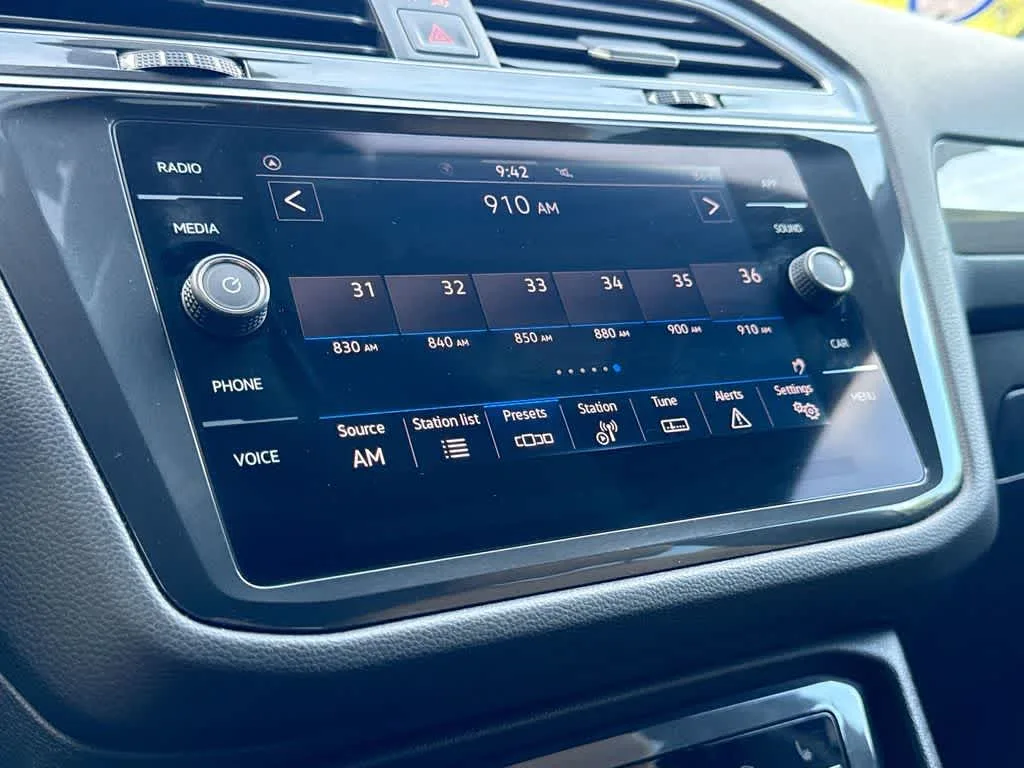 2024 Volkswagen Tiguan SE photo 17