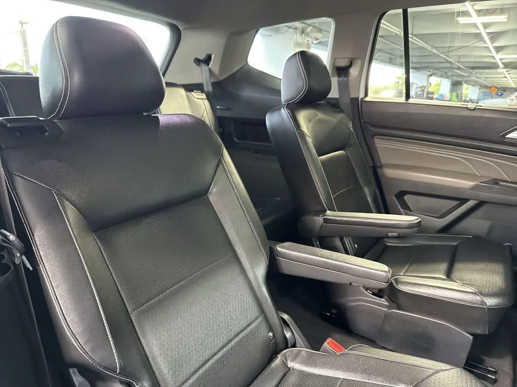 2022 Volkswagen Atlas 3.6L V6 SE w/Technology photo 25