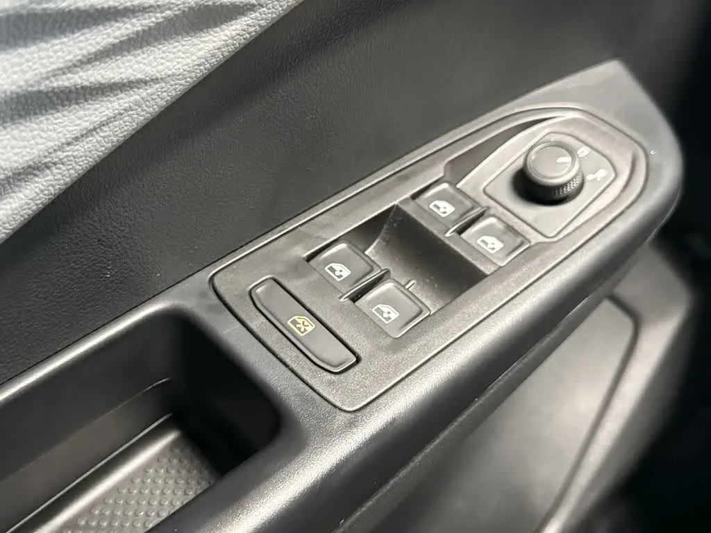 2024 Volkswagen Taos S photo 21