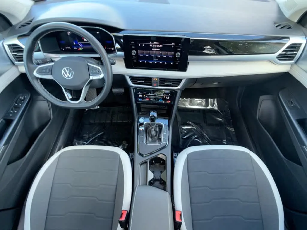 2026 Volkswagen Taos SE photo 24