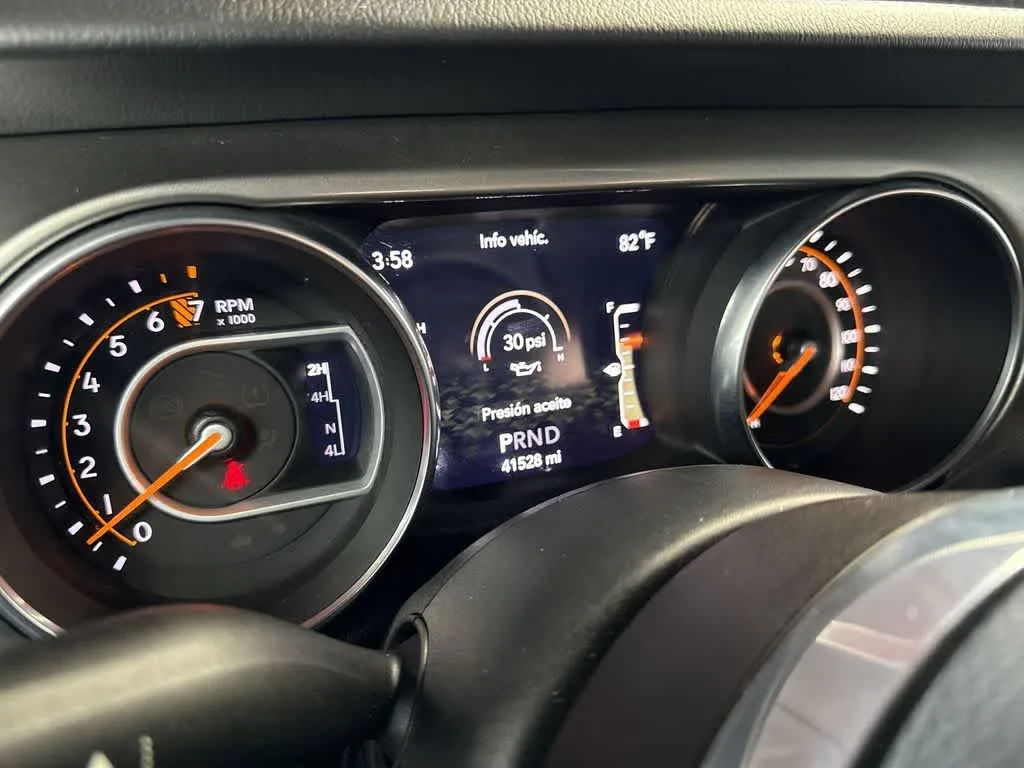 2018 Jeep Wrangler Unlimited Sahara photo 16