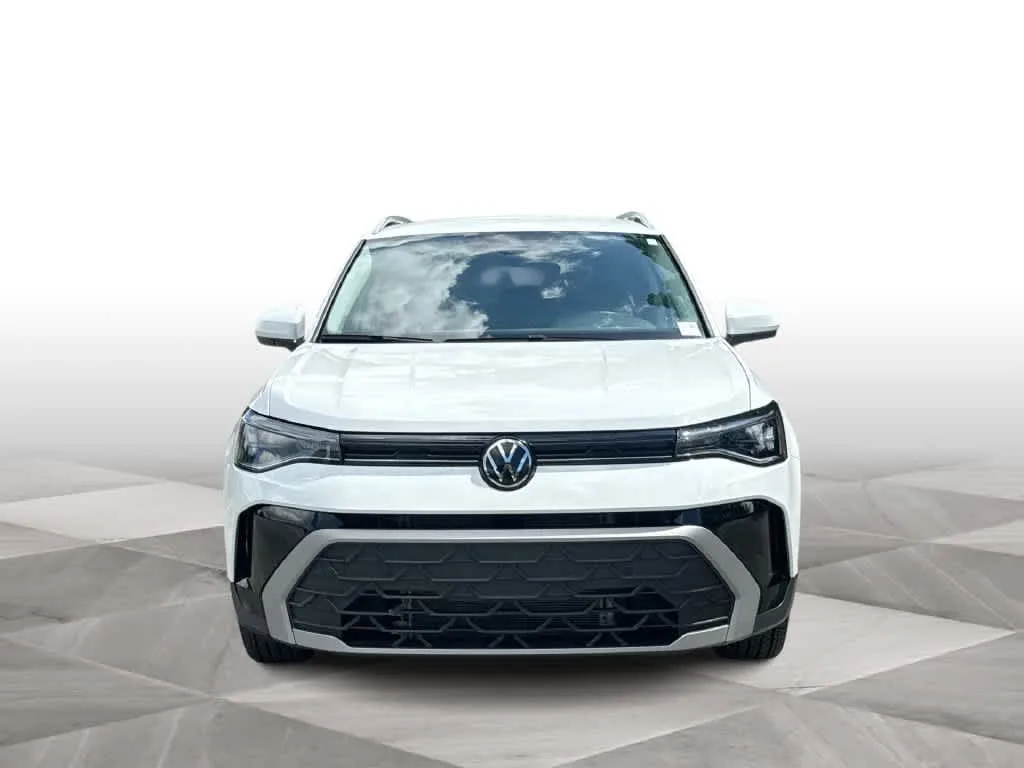 2026 Volkswagen Taos SE photo 3