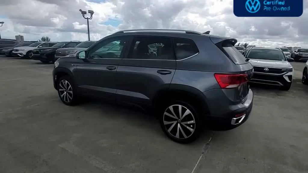 2024 Volkswagen Taos SE photo 6