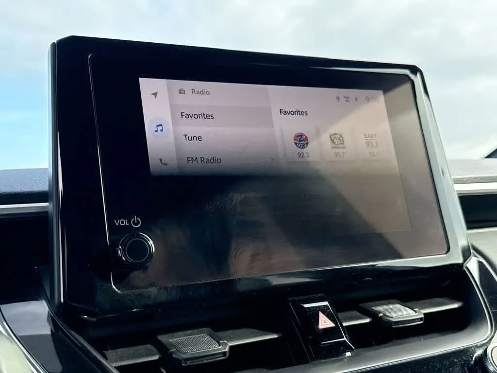 2024 Toyota Corolla Cross Hybrid SE photo 17