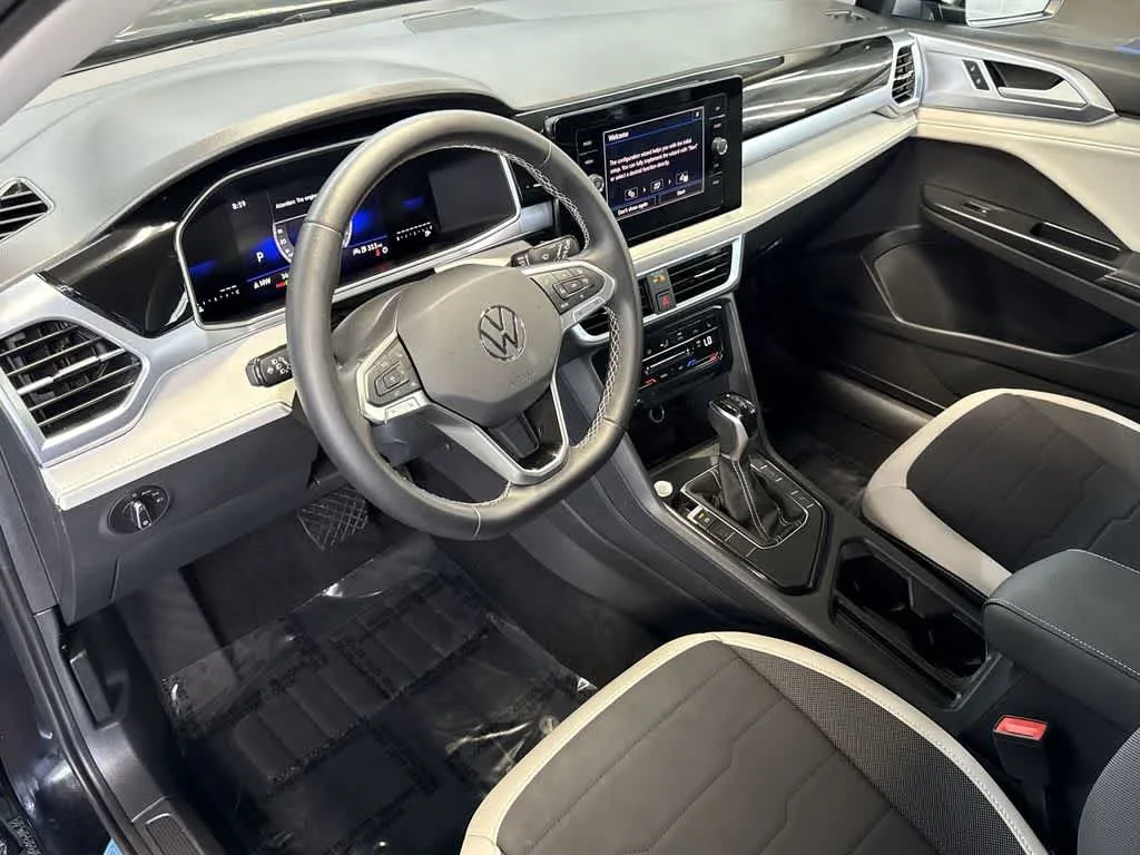 2026 Volkswagen Taos SE photo 13