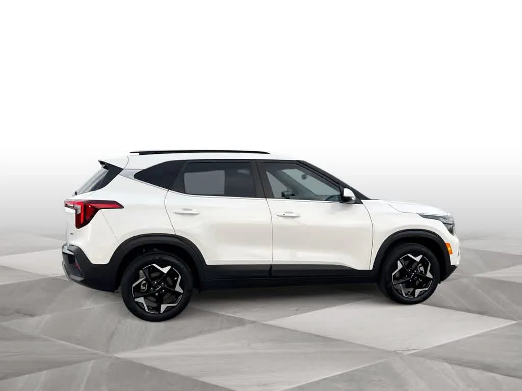 2025 Kia Seltos EX photo 9