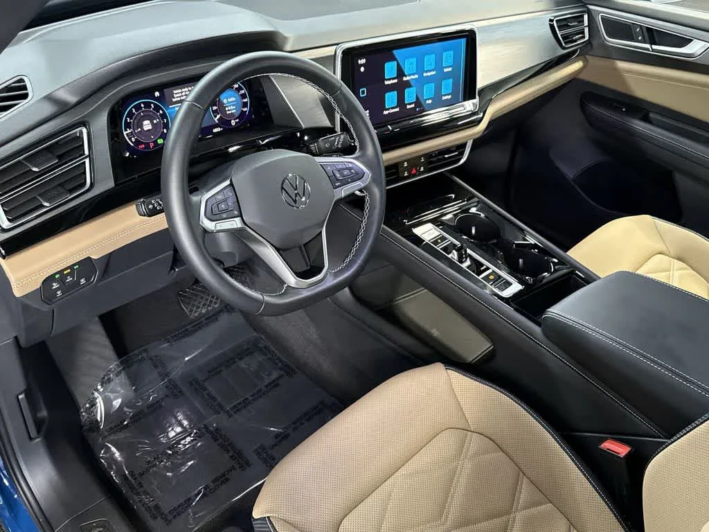 2026 Volkswagen Atlas Cross Sport 2.0T SE w/Technology photo 13