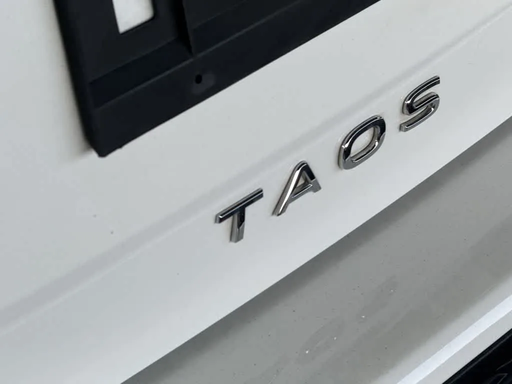 2024 Volkswagen Taos S photo 10