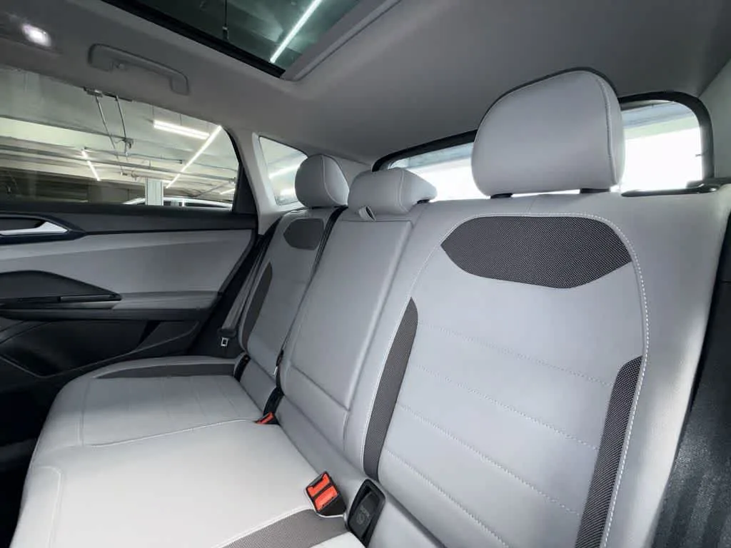 2024 Volkswagen Taos SE photo 22