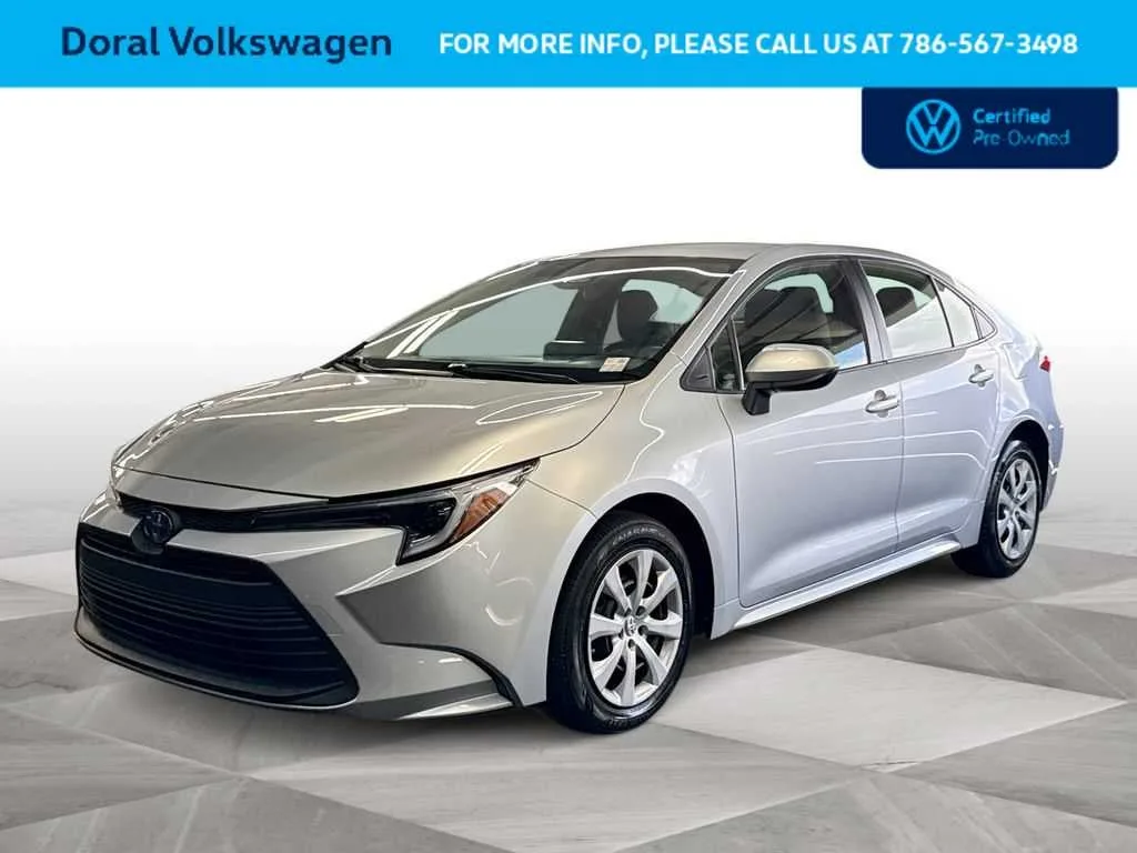 2025 Toyota Corolla Hybrid LE photo 4