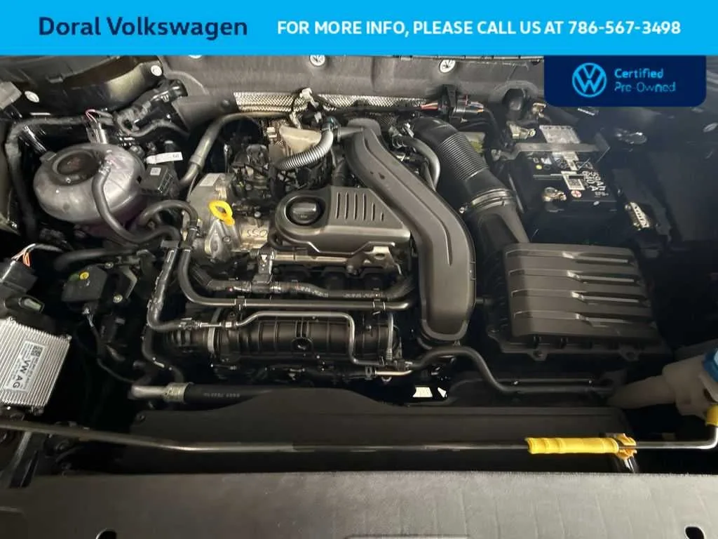 2025 Volkswagen Taos SE Black photo 12